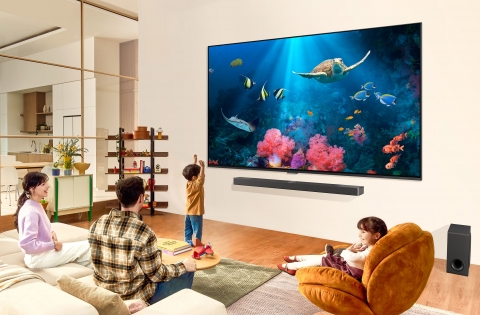 &quot;AI 프로세서로 화질 강화&quot;···LG전자, '2024년형 QNED TV' 공개