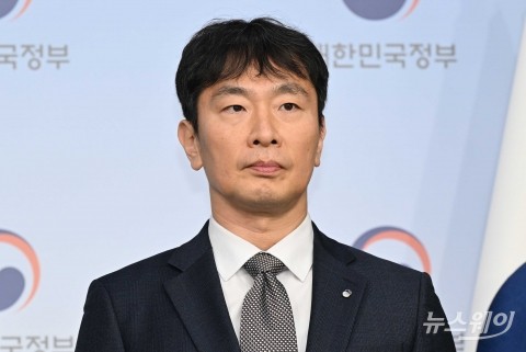 이복현 금감원장 &quot;태영그룹, 자기책임 원칙 엄격 적용할 것&quot;