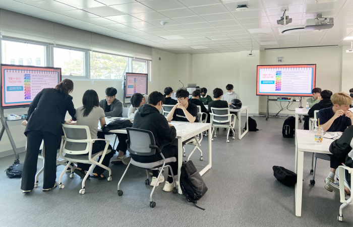 국립목포대가 11월 2일 하반기 기업채용 설명회를 열고 있다.