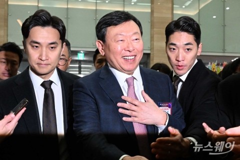신동빈 롯데 회장, 지난해 계열사 5곳서 177억여원 수령