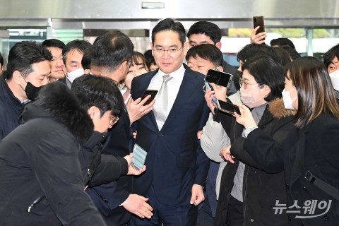 이재용의 갑진년 첫 행보는 '6G 개발 현장'···&quot;선제 투자로 초격차 달성&quot;