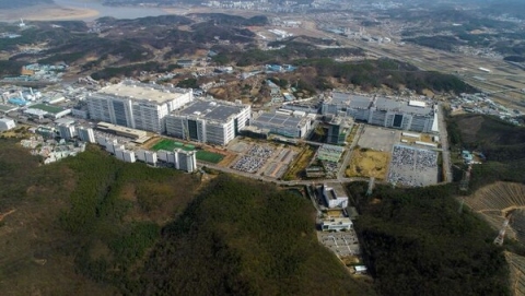 &quot;관세 리스크에 OLED 선주문↑&quot;···LG디스플레이, '연속 흑자' 달성(종합)