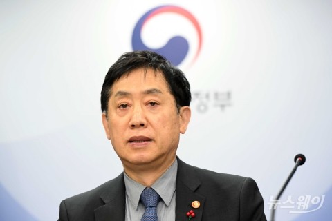 김주현 &quot;전세대출 DSR 서민주거 피해 없도록 점진적 도입&quot;