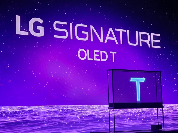 LG전자가 CES 2024에서 세계 최초의 무선 투명 OLED TV인 'LG 시그니처 올레드 T'를 선보였다. 사진=김현호 기자