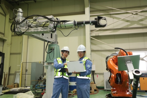 '열네돌' 포스코DX, 로봇·AI·메타버스 타고 성장 모색