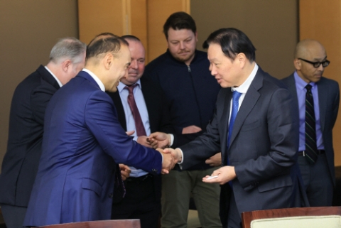 최태원 회장 "외국기업 투자가 글로벌 산업 경쟁 이끌어"