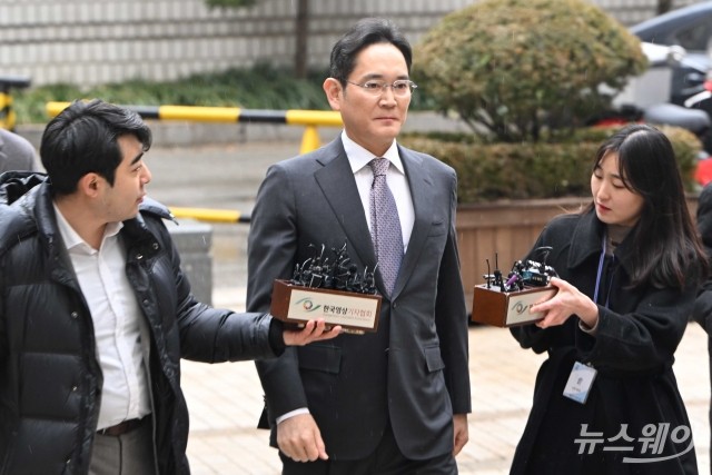 이재용 회장, '부당합병 의혹' 혐의 관련 1심 선고 공판 출석