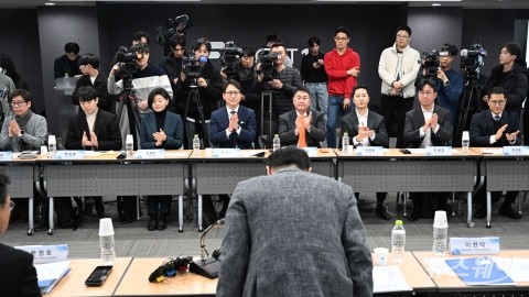 박수치는 가상자산사업자 CEO