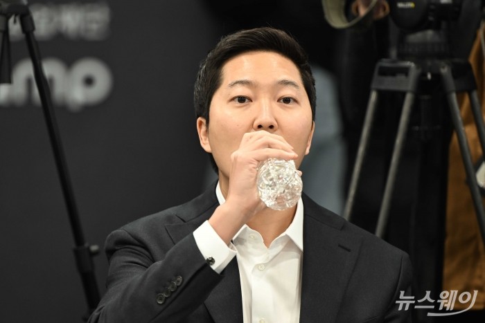 "코인원 지분 20%씩"···한국투자증권·OKX, 지분 동시 인수 하나