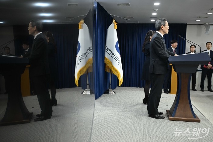 이종호 과학기술정보통신부 장관이 13일 오후 서울 종로구 정부서울청사에서 열린 2024년 주요업무 추진계획에서 발표를 하고 있다. 사진=강민석 기자 kms@newsway.co.kr