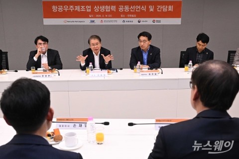 이정식 노동부 장관 &quot;원하청 상생은 규제나 강제로 해결할 수 없어&quot;