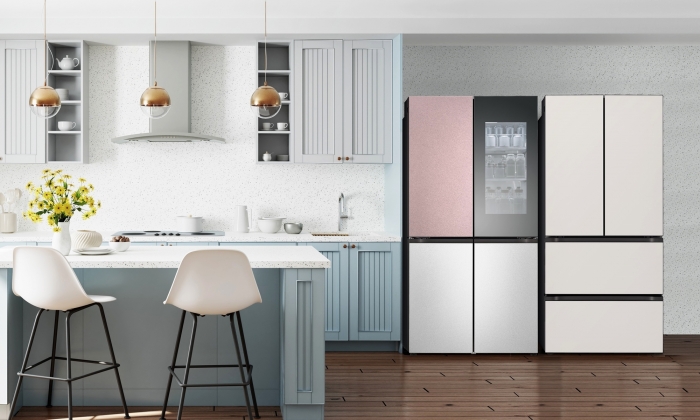 새롭게 출시되는 LG 디오스 '상냉장 하냉동 냉장고'와 '김치냉장고'가 배치된 인테리어 이미지. 사진=LG전자 제공