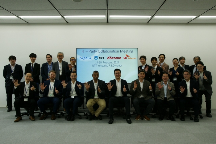 사진은 4개사 기술 관계자들이 지난 15일 일본 요코스카시 NTT R&D센터에서 진행된 기술 협력 회의에 참석한 모습. 사진=SKT 제공