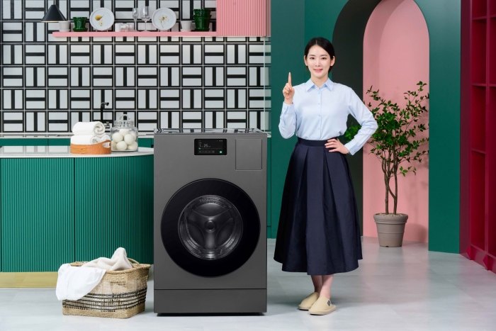 삼성전자가 일체형 세탁·건조기 '비스포크 AI 콤보'를 24일부터 판매한다. 사진=삼성전자 제공