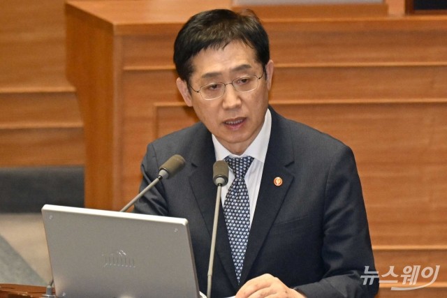 '경제 분야에 관한 대정부질문'···답변하는 김주현 금융위원회 위원장