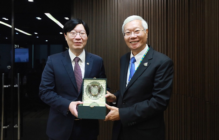 김소영 금융위원회 부위원장이 28일 오전 태국 증권거래위원회(SEC) 의장과 면담 후 기념 촬영을 하고 있다. 사진=금융위원회 제공