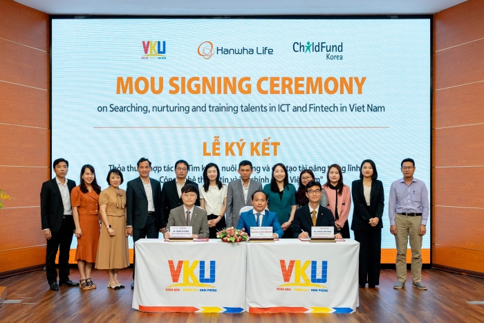 한화생명은 한-베 ICT 대학교, 초록우산 어린이재단과 '베트남 금융· ICT 미래 인재 양성 사업을 위한 업무협약(MOU)'을 체결했다. 사진=한화생명 제공
