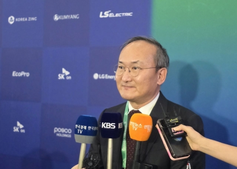 이석희 SK온 사장 &quot;LFP 2026년 양산&quot;