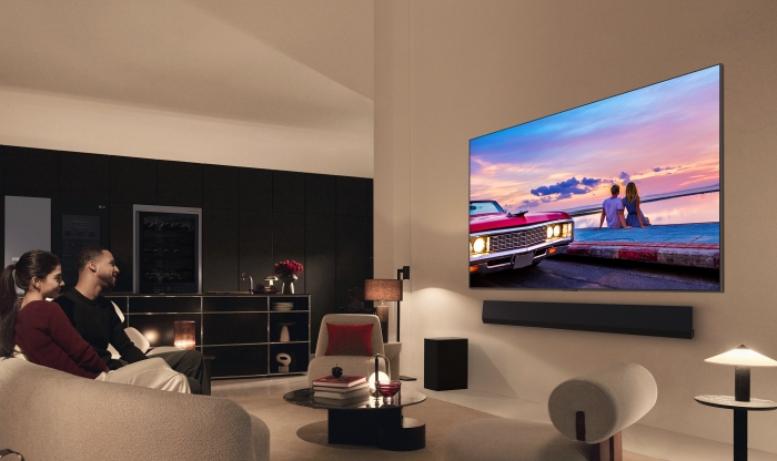 LG전자는 2024년형 LG 올레드 에보와 QNED 에보 등 LG TV 신제품을 13일부터 홈페이지에서 판매하고 있다. 사진=LG전자 제공