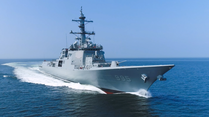 HD현대중공업이 건조해 2024년 말 해군에 인도 예정인 차세대 이지스 구축함(KDX-III Batch-II) 1번함 '정조대왕함'의 시운전 모습. 사진=HD현대중공업 제공