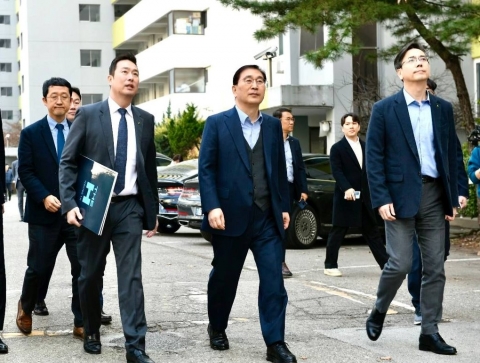 포스코이앤씨 견제? 현대건설 윤영준 대표 여의도 한양 방문