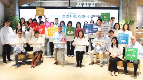 박정주 신원 대표 &quot;ESG 경영 고도화···지속가능 기업 성장&quot;