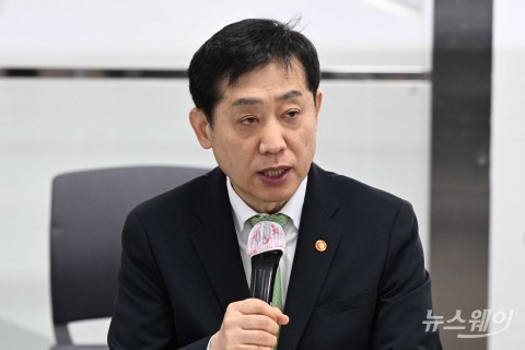 김주현 금융위원장, 첫 폴란드 방문···&quot;금융분야 협력관계 구축&quot;