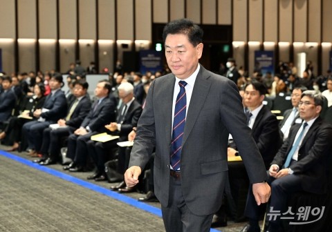 한종희 삼성전자 부회장 &quot;올해도 AI·ESG 혁신 지속···신사업 조기 발굴&quot;