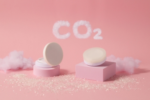 LG화학, 세계 최대 뷰티 박람회서 CO2플라스틱 첫 선