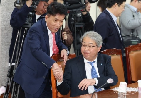 함영주 하나금융 회장과 임종룡 우리금융 회장