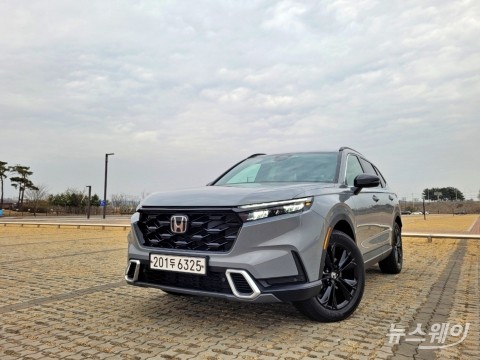 &quot;100km 주행에 5ℓ&quot;···혼다 CR-V 하이브리드의 진가