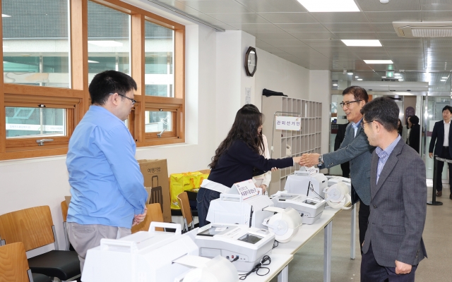 이상익 함평군수, 제22대 국회의원선거 사전투표소 점검