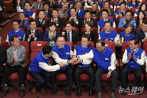민주당 압승에 '여소야대' 정국···'금투세·임대차법 폐지' 급브레이크(종합)