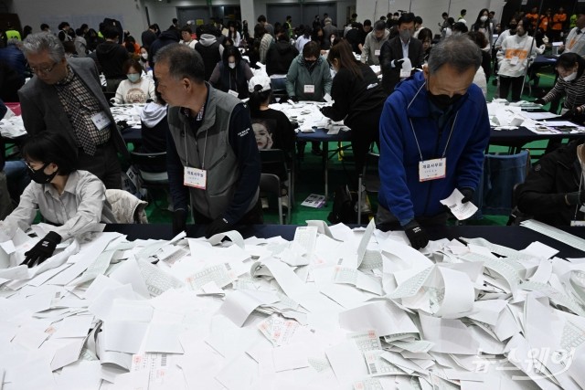 22대 총선 잠정 투표율 67.0%···32년 만에 '최고'(종합)