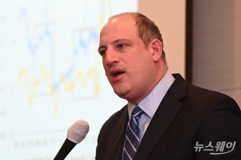 '글로벌 하이일드 채권 전망' 발표하는 거숀 디슨펠드