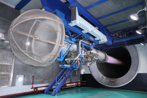 '항공엔진 1만대' 달인의 경지···한화에어로페이스 창원1사업장의 '푸른 화염'