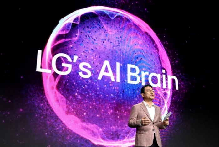 조주완 LG전자 CEO가 고객경험 관점에서 재정립한 AI 의미와 AI 기술의 차별점을 소개하고 있다. 사잔=LG전자 제공
