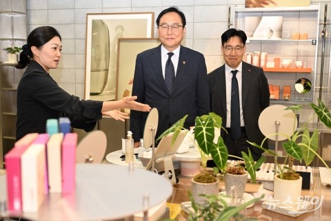 아모레퍼시픽그룹 본사 현장점검 나선 정인교 통상교섭본부장