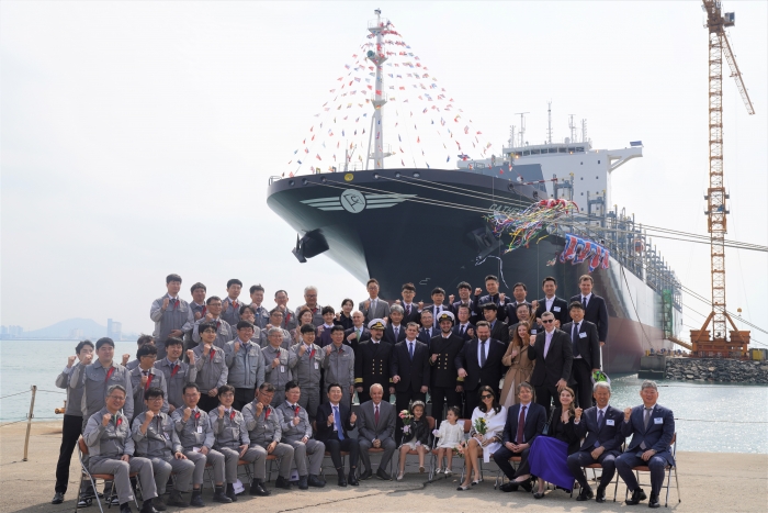 대한조선이 8000TEU급 컨테이너선 3척을 성공적으로 건조하고 지난 23일 해남 조선소에서 동시 명명식을 개최했다. 사진=대한조선 제공