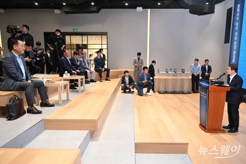 현대자동차·기아 원하청 상생협약 모두발언하는 이정식 고용 장관