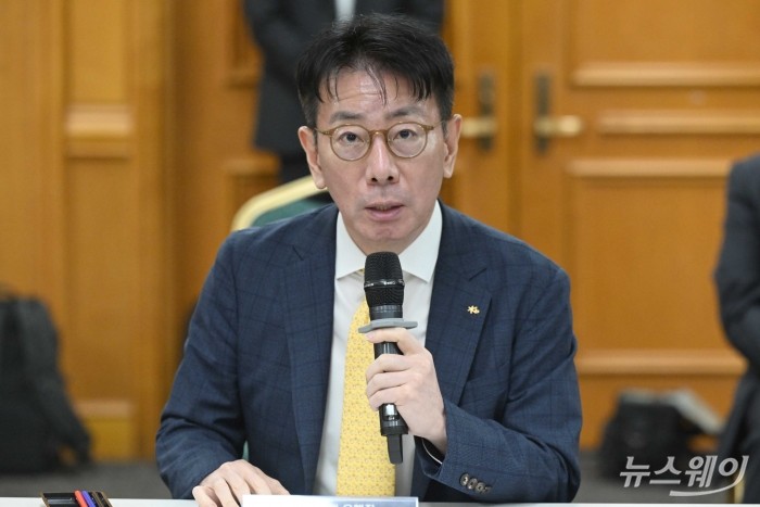 이승열 하나은행장이 30일 오전 서울 중구 은행연합회에서 열린 기후기술펀드 조성 협약식에서 축하말을 하고 있다. 사진=강민석 기자 kms@newsway.co.kr