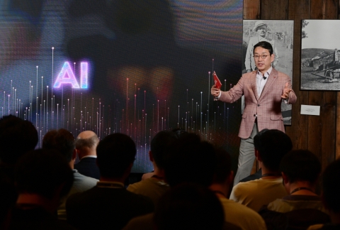 &quot;CEO는 인재 모시러, 임원은 열공&quot;···LG전자 AI 광폭행보