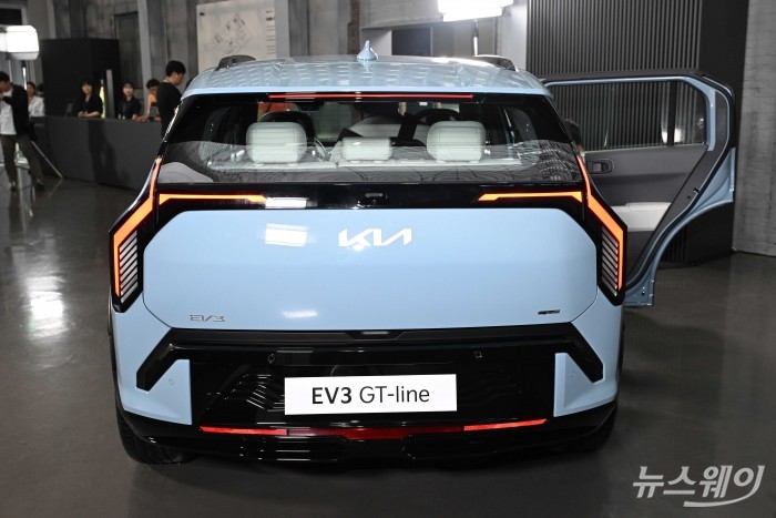 22일 오전 서울 성동구 기아 EV 언플러그드 그라운드에서 열린 'EV3 포토미디어데이'에서 공개된 'EV3 GT라인'. 사진=강민석 기자 kms@newsway.co.kr