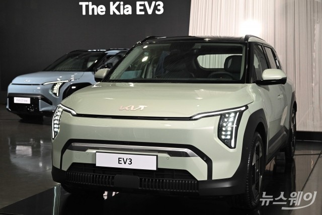 기아, 소형 전기SUV 'EV3'·'EV3 GT라인' 공개