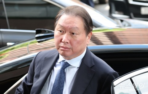 이혼소송 여파에···최태원 SK 회장 &quot;심려 끼쳐 죄송&quot;
