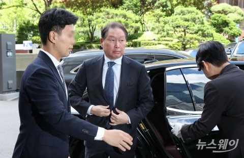 '이혼소송' 사과한 최태원, &quot;곡해된 진실 바로 잡을 것&quot;
