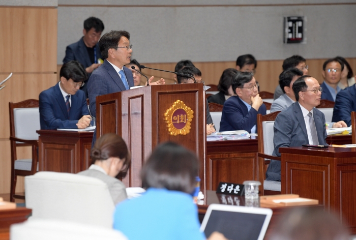 강기정 광주광역시장, 제325회 정례회 시정질문 참석 기사의 사진