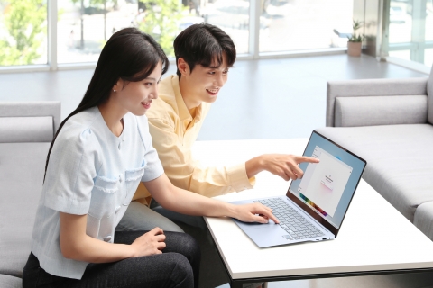 삼성전자, '갤럭시 북4 엣지' 출시···"AI PC 경험 제공"