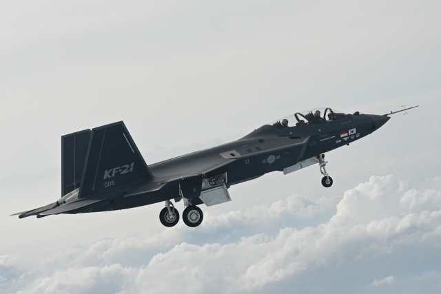 KAI, KF-21 한국형전투기 최초 양산계약 체결···"자주국방 염원 실현"