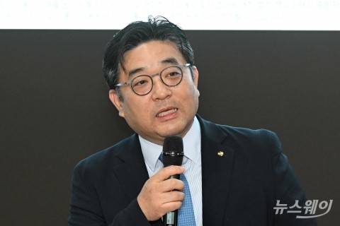 세미나 찾은 김종기 유진투자증권 영업부 지점장 &quot;투자자들에게 투자 통찰력 제공할 것&quot;